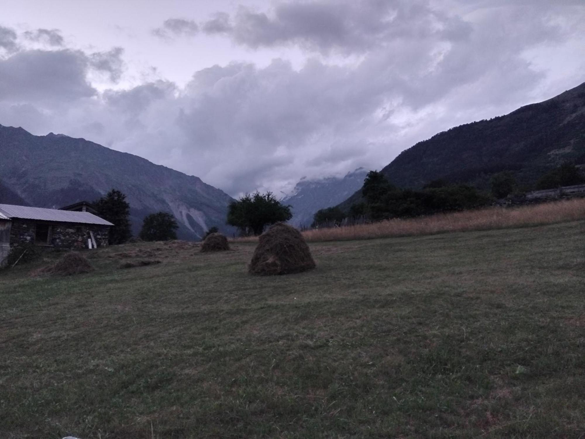 Tebdi Qor, Warm Home Местия Экстерьер фото